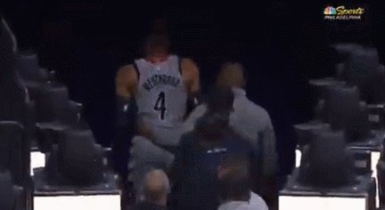 开云在线-韦少离场遭爆米花浇头 奥本山悲剧险在费城重演